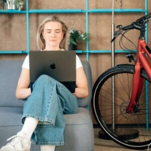 Un vélo électrique qui se recharge en USB-C, ça existe maintenant