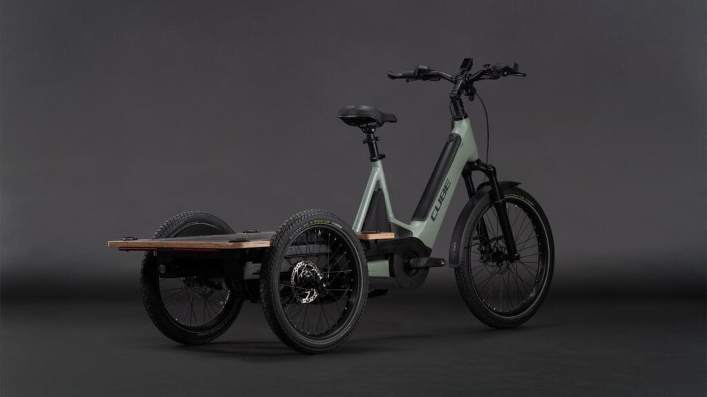 Cube Trike Hybrid le vélo cargo électrique avec plateforme arrière - en-velo-simone.fr - meilleur vélo électrique