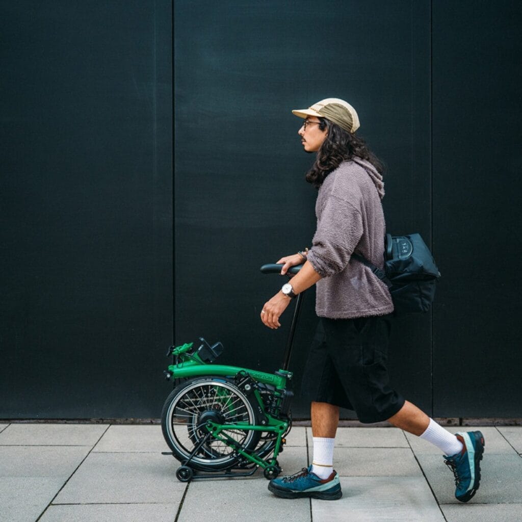velo-pliant-electrique-brompton-electric-c-line-4-vitesses - meilleur vae pliant - en-velo-simone.fr