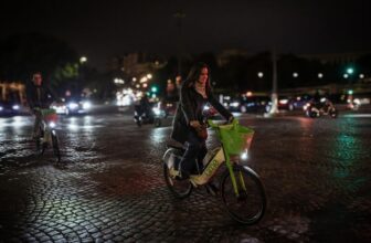 Faire du vélo la nuit comment rester visible de profil et en sécurité - en-velo-simone.fr