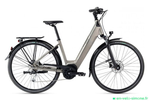 Le VTC électrique le plus complet en 2025 : Peugeot EC01